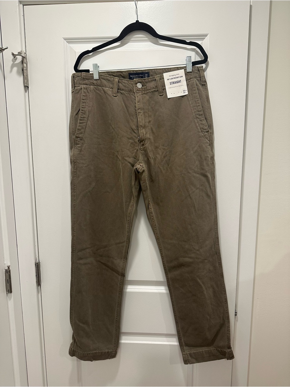NWT A&F 34 x 32 Lightweight Denim Straight Jean